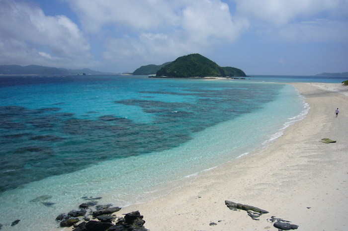 座間味島のビーチ