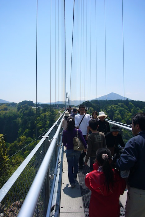 九重ゆめ大橋を歩いて渡る