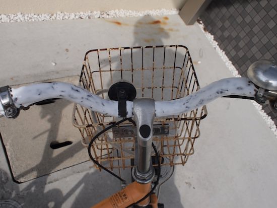 自転車の錆を木工用ボンドで簡単に取る 自転車の錆を木工用ボンドで簡単に取る