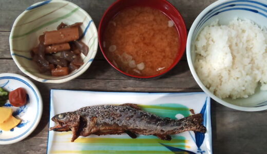 嘉門次小屋 岩魚の塩焼き定食