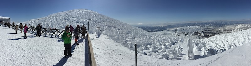山形蔵王温泉スキー場ゴンドラ山頂の展望台