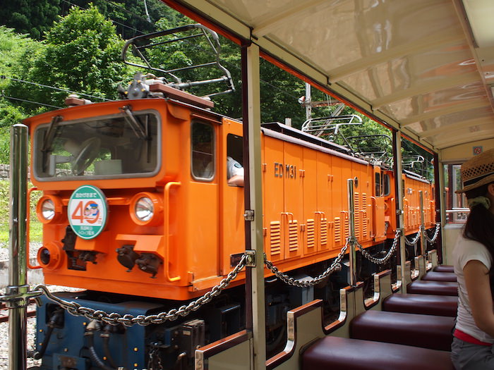 黒部峡谷トロッコ電車の外観