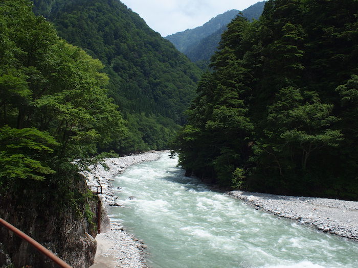 黒部峡谷の川