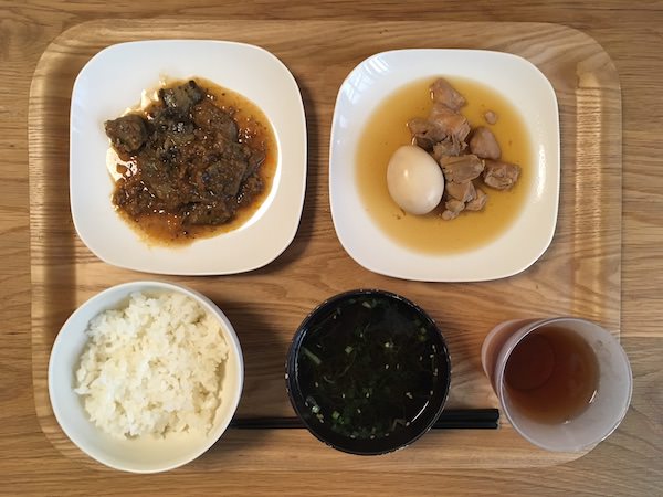 お惣菜の定期宅配「おかん」の食事