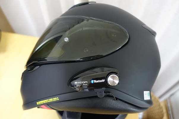 B+COM MusicのSHOEI Z-7への取り付け位置