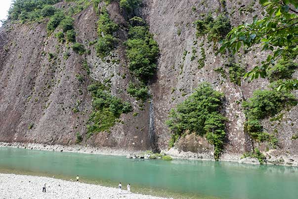 古座川の一枚岩