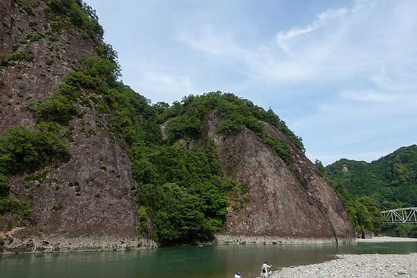 古座川の一枚岩
