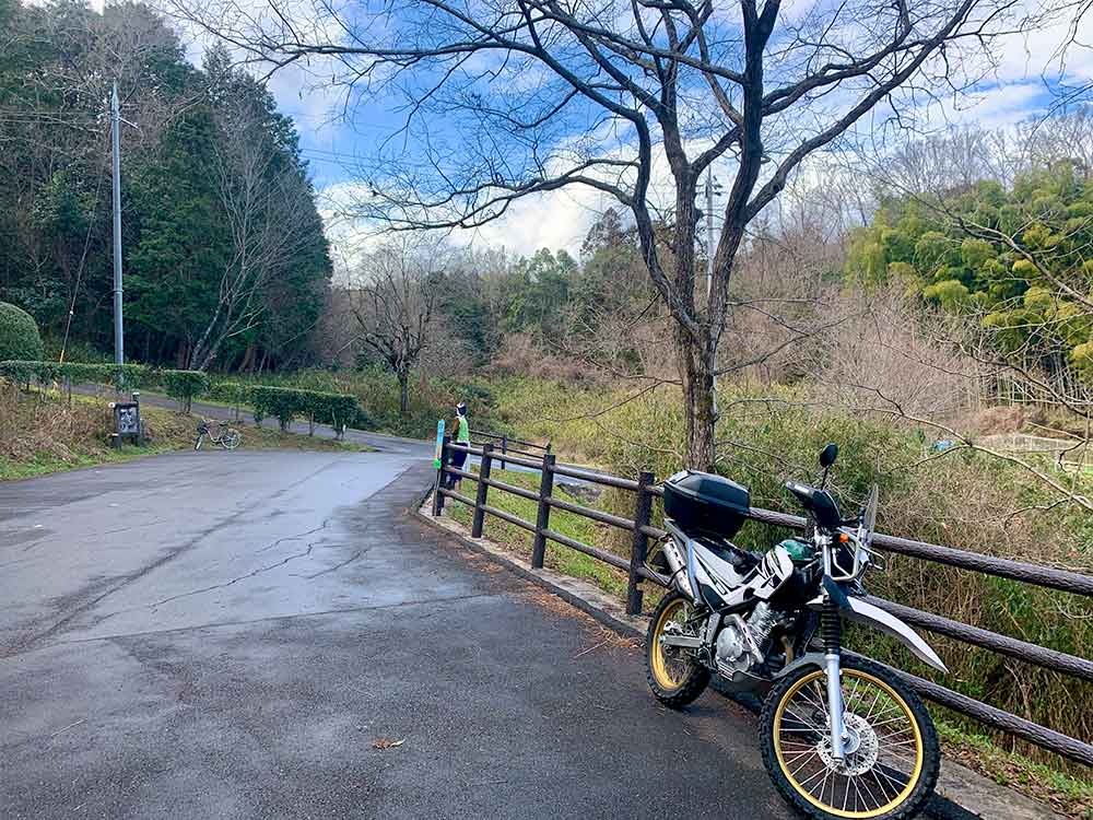 甘南備山の登山口にある駐車場