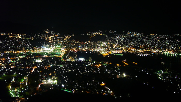 長崎 稲佐山公園展望台から1,000万ドルの夜景