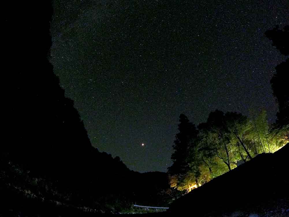 川湯野営場木魂の里でのキャンプで満点の星空