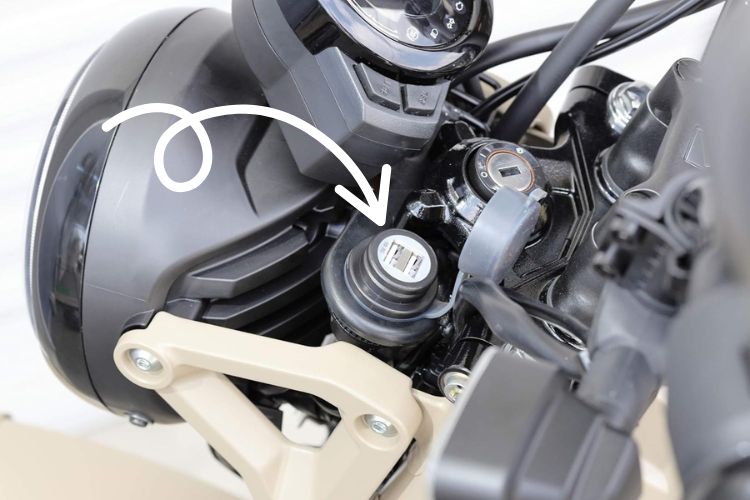 CT125 ハンターカブ キジマ USBポート